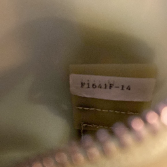 Franco Sarto line color Smoothie Style purse barely used. No rips or tares - Picture 7 of 8